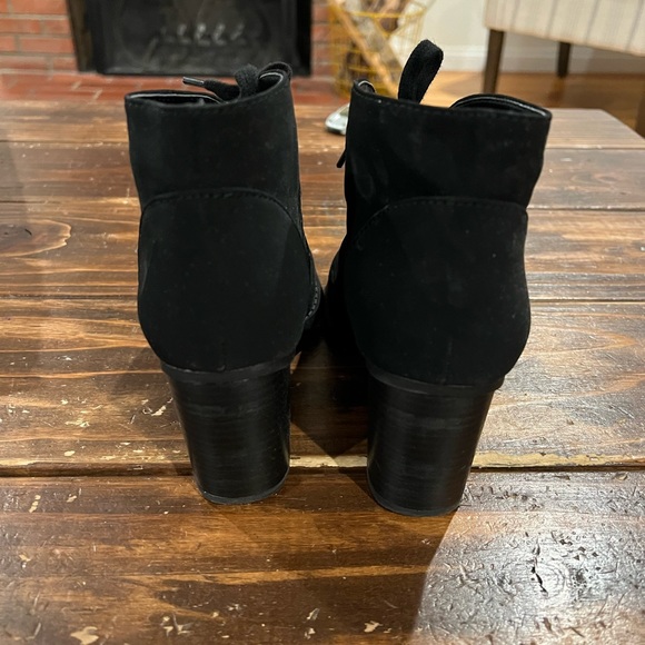 Black heel ankle booties, size 6 - Picture 3 of 4